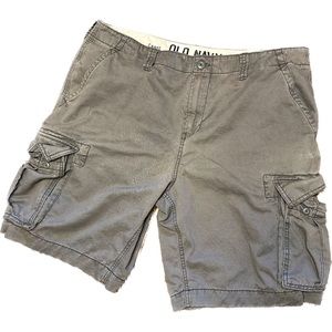 Men’s Old Navy Cargo shorts Size 40